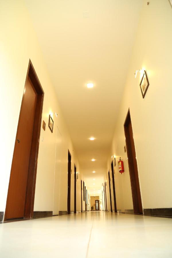 Vits Lonavala Otel Dış mekan fotoğraf