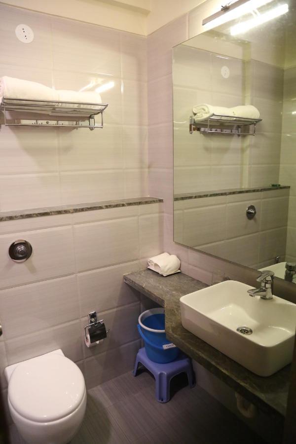 Vits Lonavala Otel Dış mekan fotoğraf