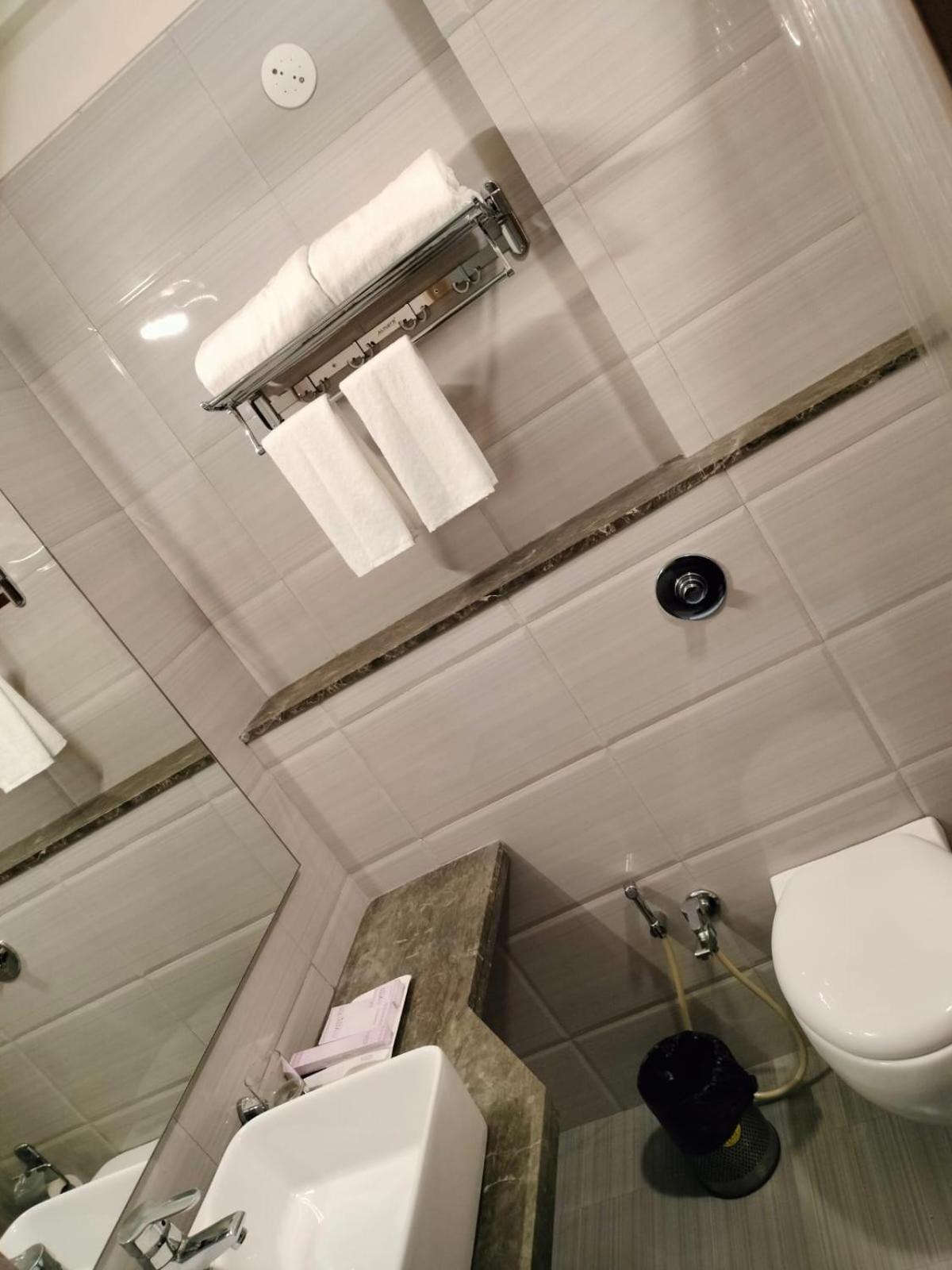 Vits Lonavala Otel Dış mekan fotoğraf